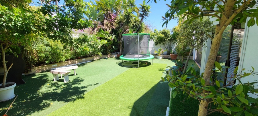 3 Bedroom Property for Sale in Cravenby Western Cape